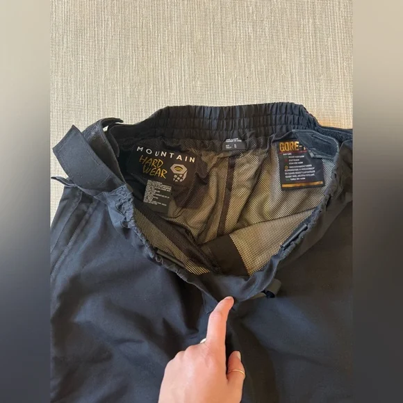 Mountain Hardwear Black Gore-Tex Snow/Ski Pants - Picture 2 of 10